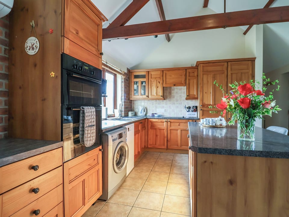 Dishwasher, cookware/dishes/utensils