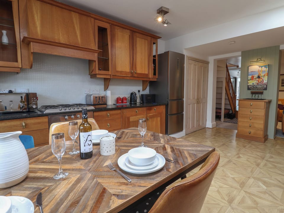 Fridge, dishwasher, electric kettle, toaster