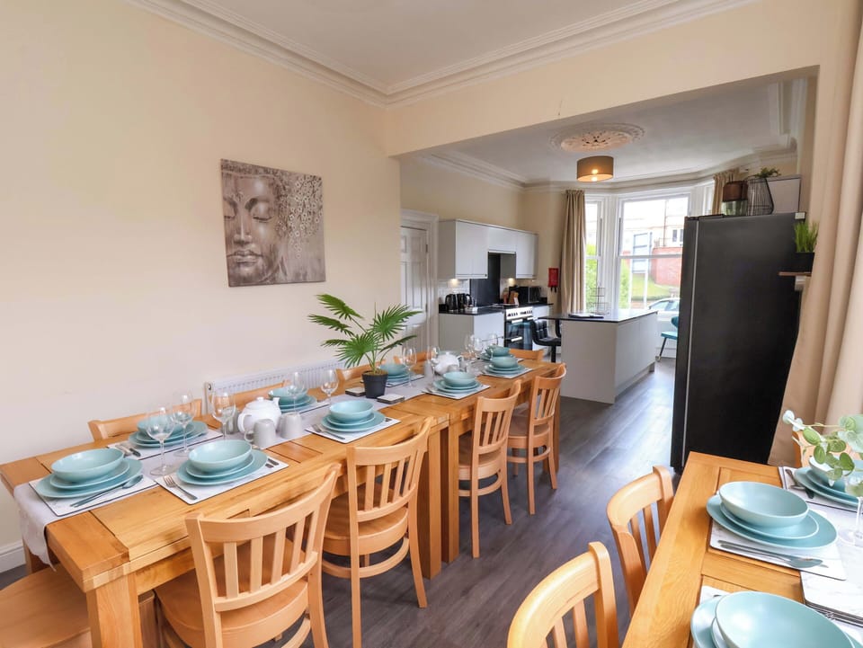 Cottage | Dining