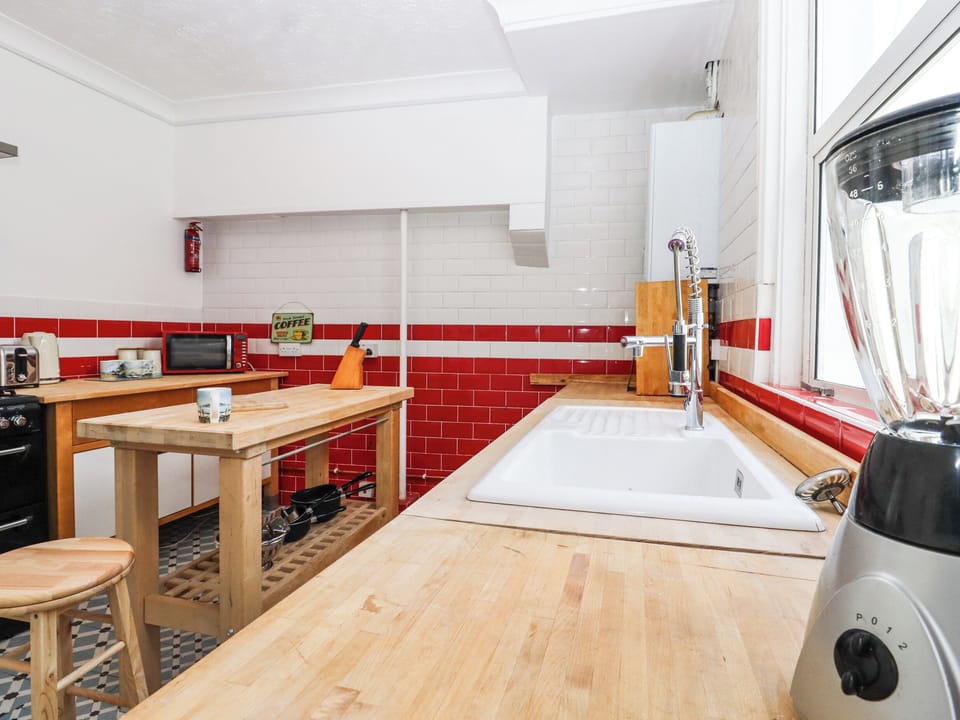 Fridge, dishwasher, electric kettle, toaster