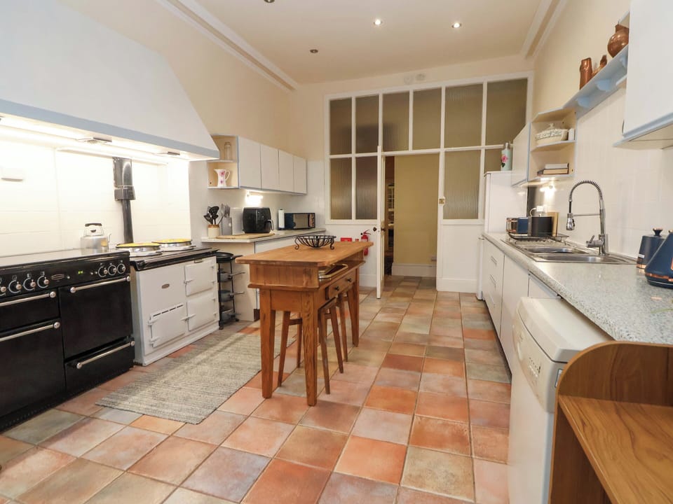 Fridge, dishwasher, electric kettle, toaster
