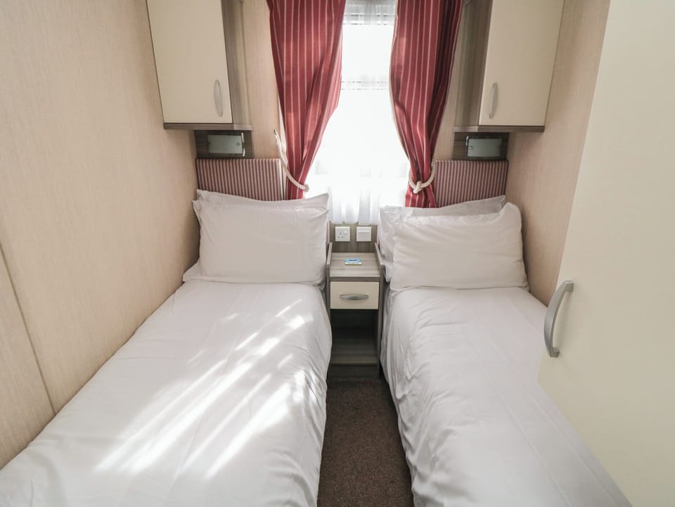 3 bedrooms, individually decorated, individually furnished, free WiFi