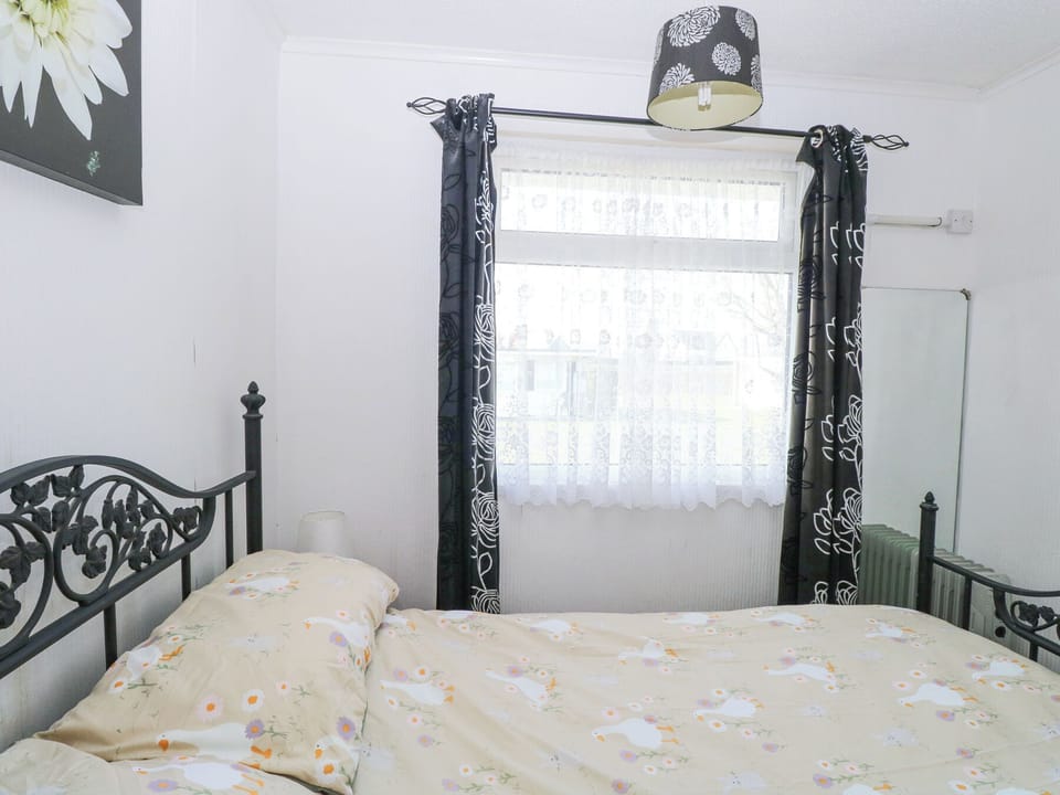 2 bedrooms, individually decorated, individually furnished, free WiFi