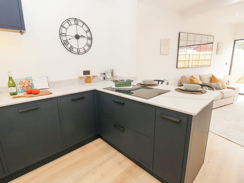 Fridge, microwave, dishwasher, toaster