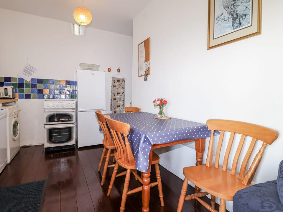 Cottage | Dining
