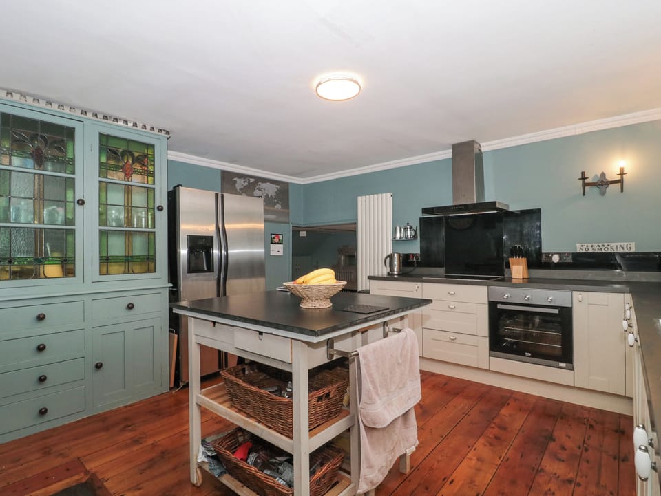 Fridge, dishwasher, electric kettle, toaster