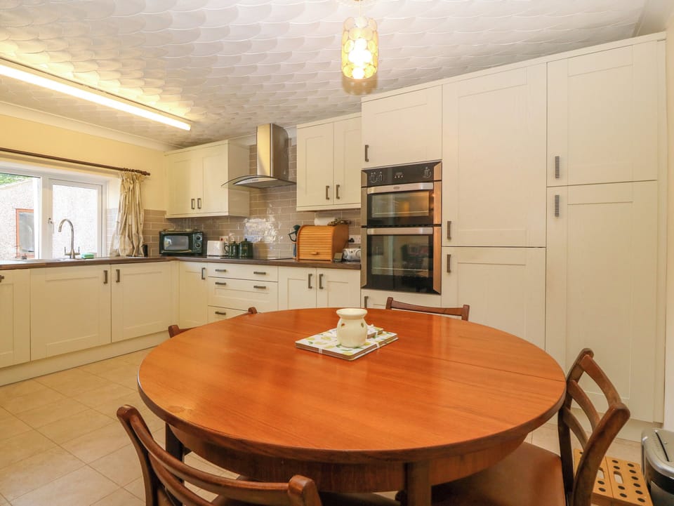 Fridge, dishwasher, electric kettle, toaster