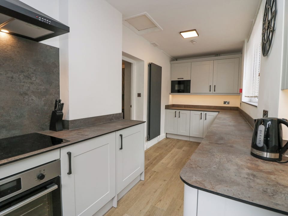 Fridge, dishwasher, electric kettle, toaster