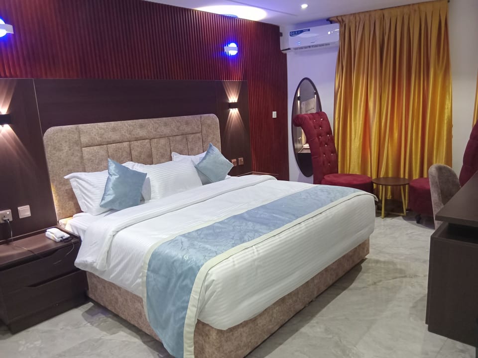 Executive Single Room | Premium bedding, desk, laptop workspace, soundproofing