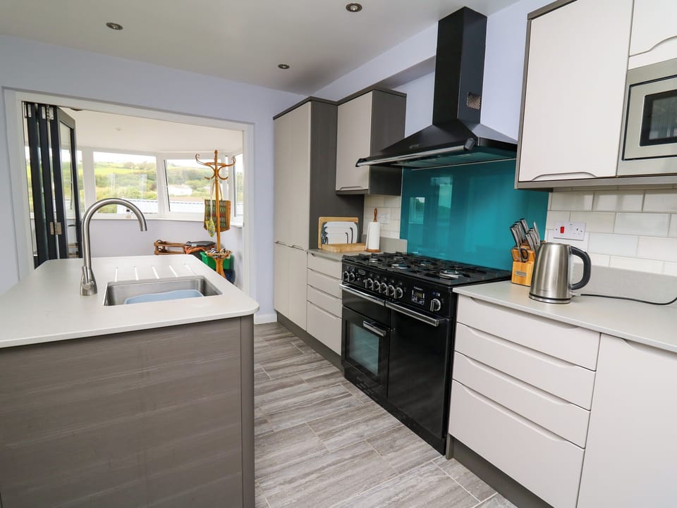 Fridge, dishwasher, electric kettle, toaster