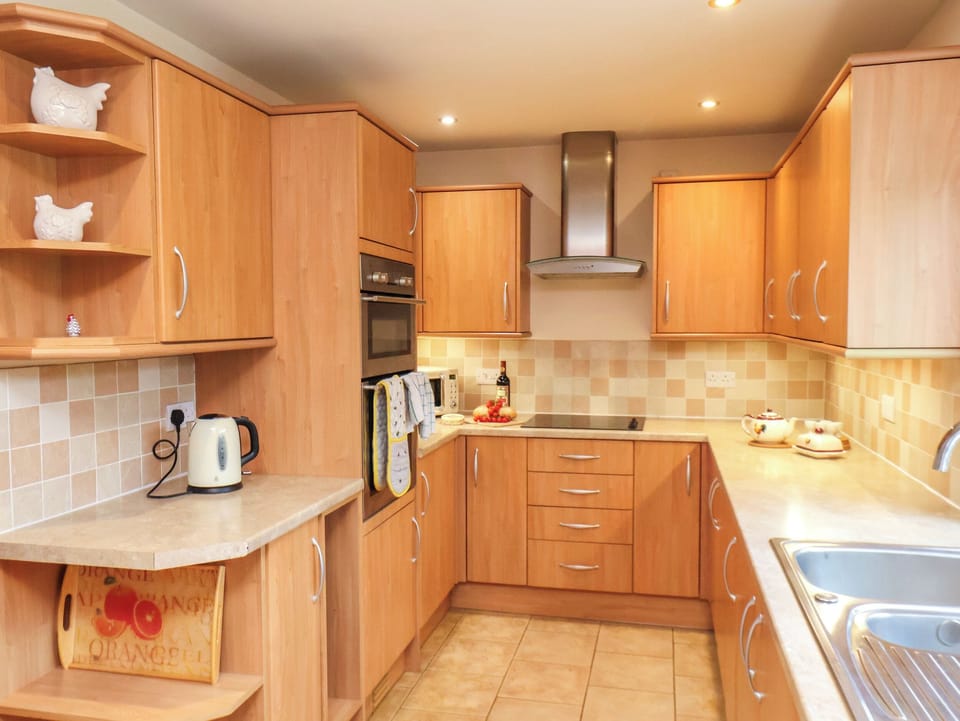 Fridge, dishwasher, electric kettle, toaster