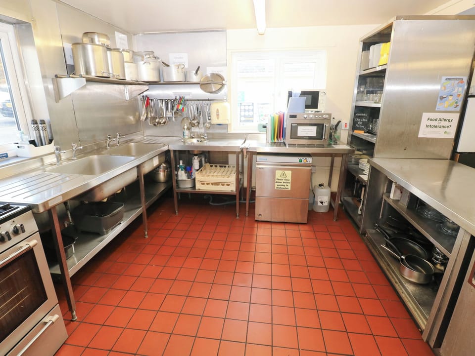 Fridge, dishwasher, cookware/dishes/utensils