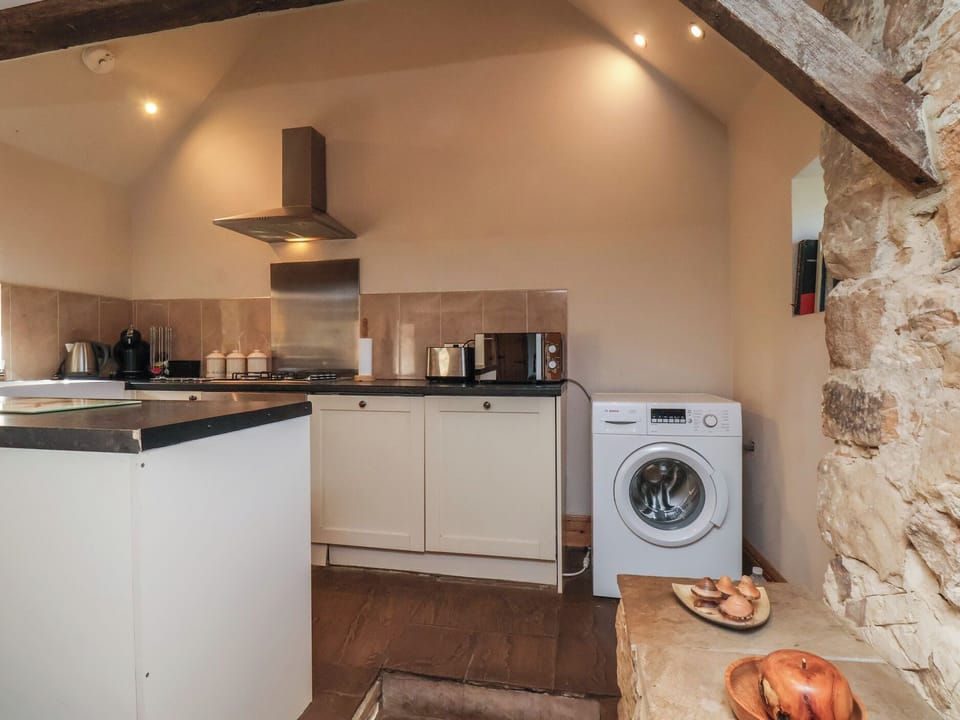 Cottage | Private kitchen | Fridge, dishwasher, electric kettle, toaster