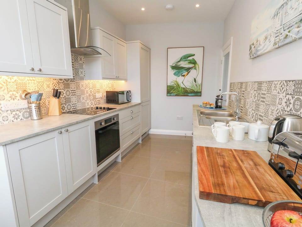 Fridge, dishwasher, electric kettle, toaster