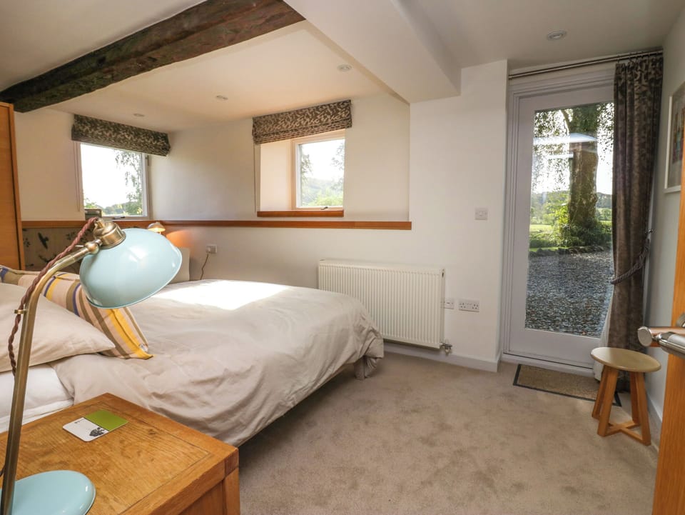 4 bedrooms, individually decorated, individually furnished, free WiFi