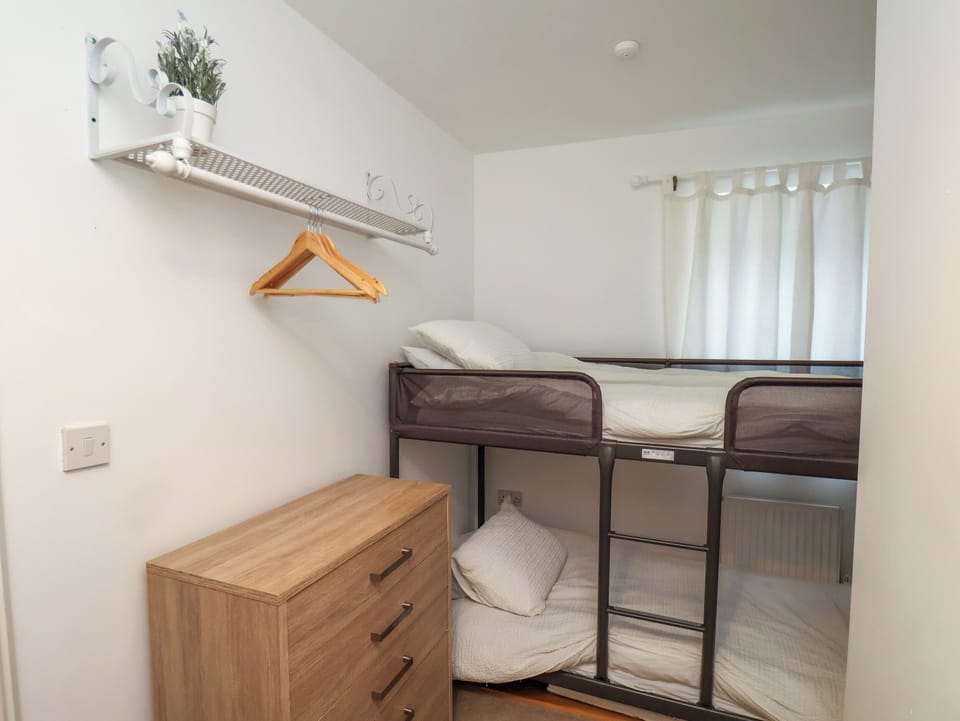 2 bedrooms, individually decorated, individually furnished, free WiFi