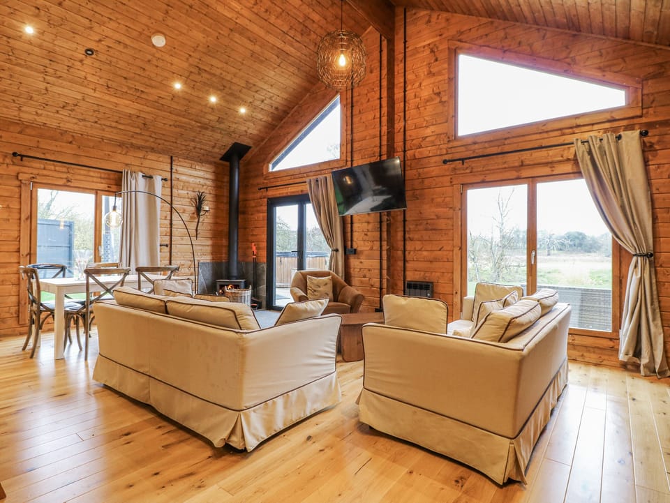Cottage | Living area | Fireplace