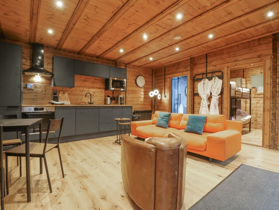 Cottage | Living area | Fireplace