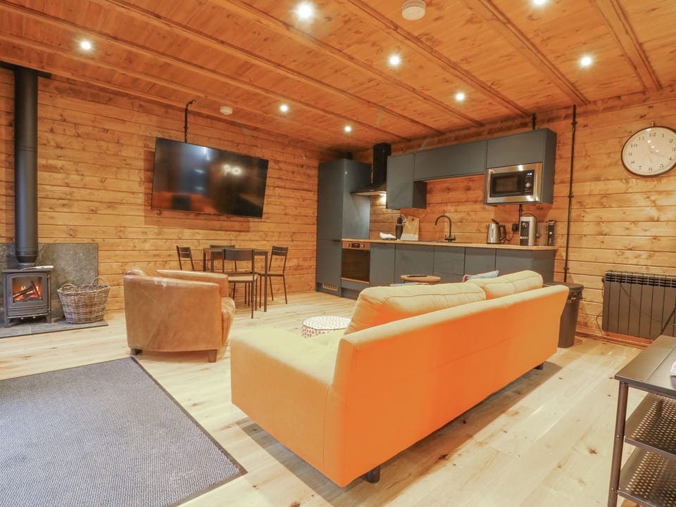 Cottage | Living area | Fireplace