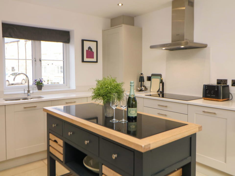 Fridge, dishwasher, electric kettle, toaster