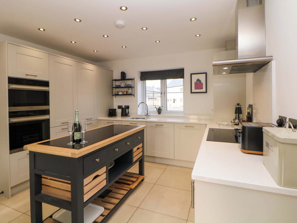 Fridge, dishwasher, electric kettle, toaster