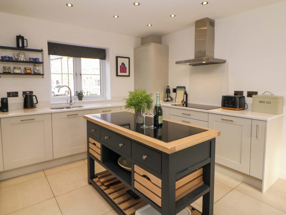 Fridge, dishwasher, electric kettle, toaster