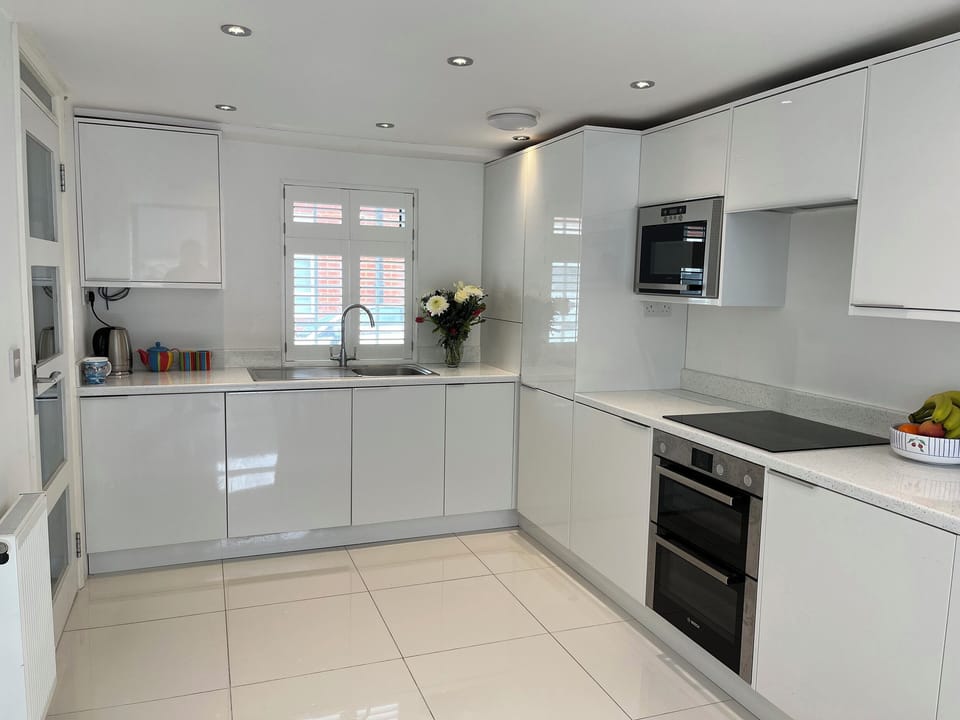 Fridge, dishwasher, electric kettle, toaster