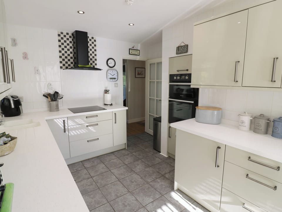 Fridge, dishwasher, electric kettle, toaster