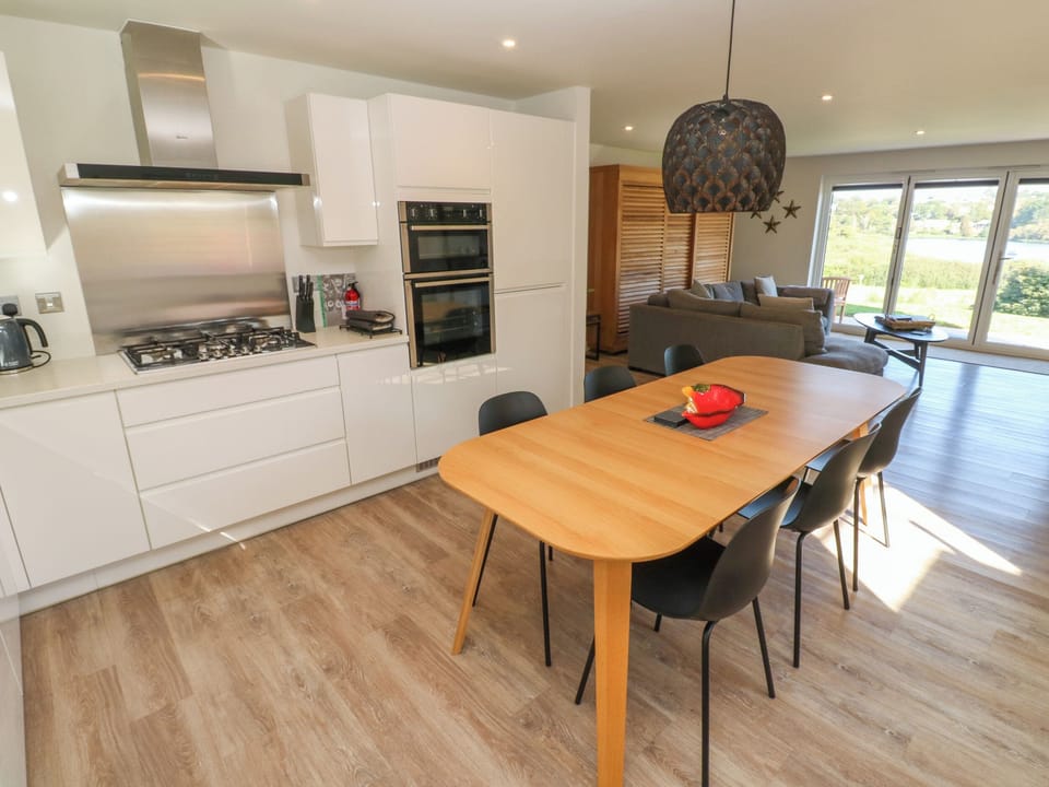 Fridge, dishwasher, electric kettle, toaster