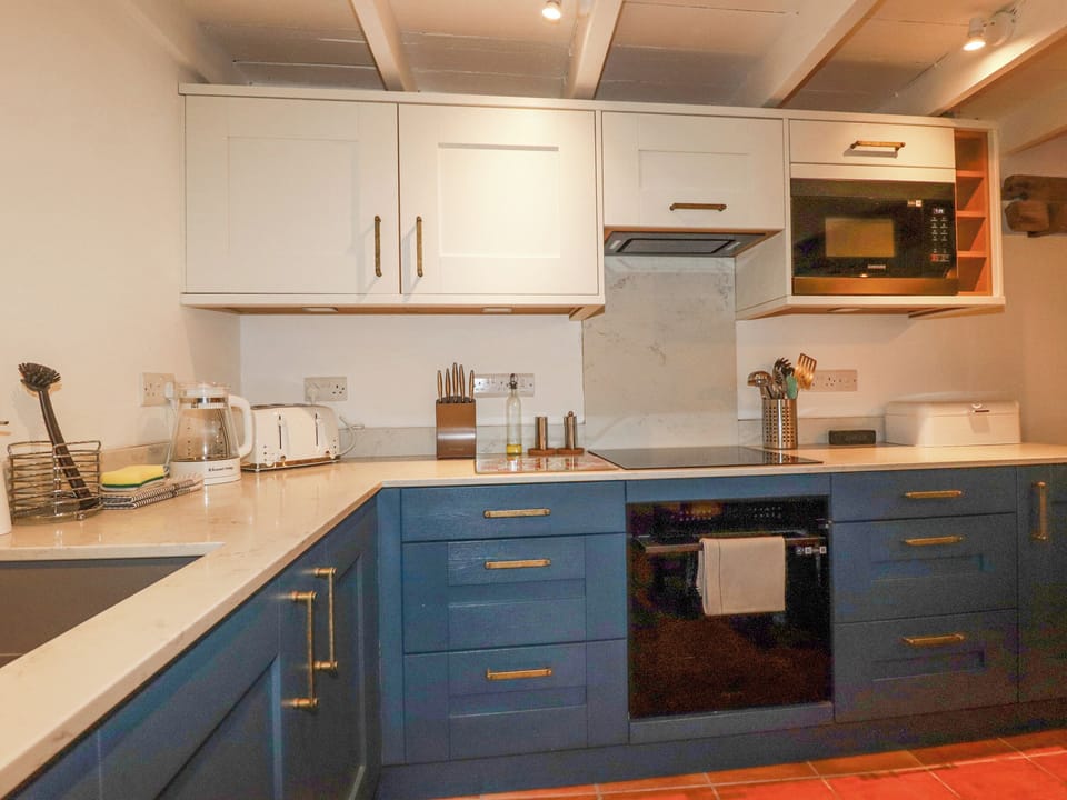 Fridge, dishwasher, electric kettle, toaster
