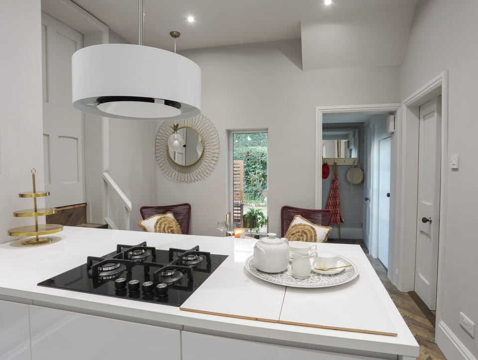 Fridge, dishwasher, electric kettle, toaster