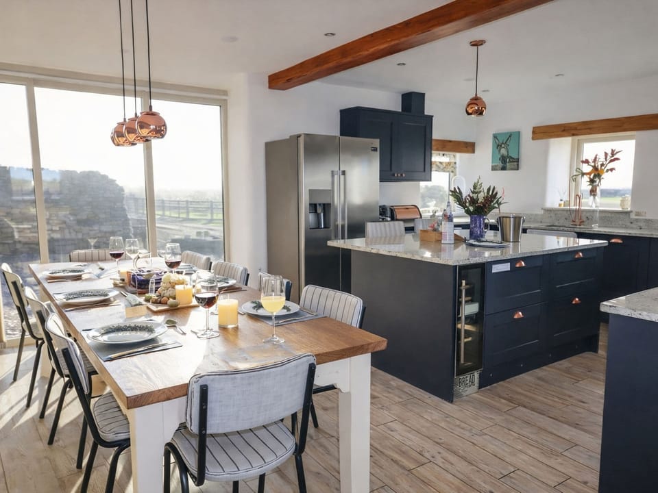 Cottage | Dining