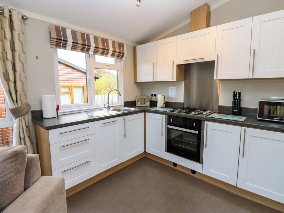 Fridge, dishwasher, electric kettle, cookware/dishes/utensils