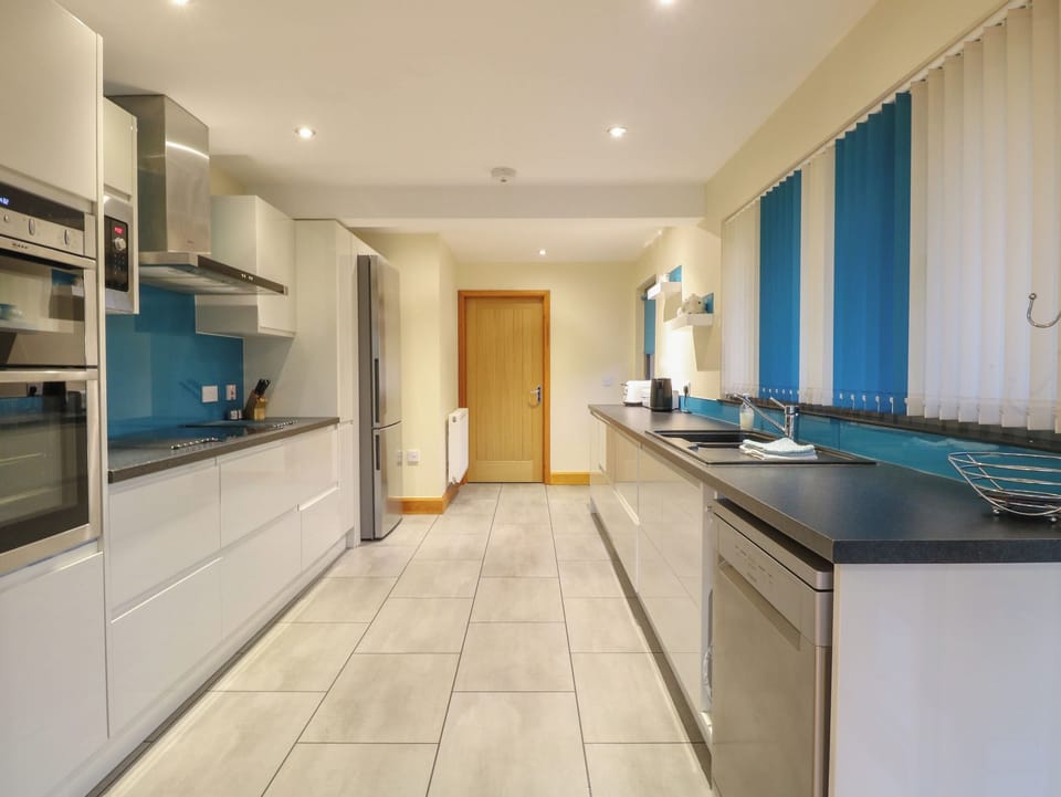 Fridge, dishwasher, electric kettle, toaster