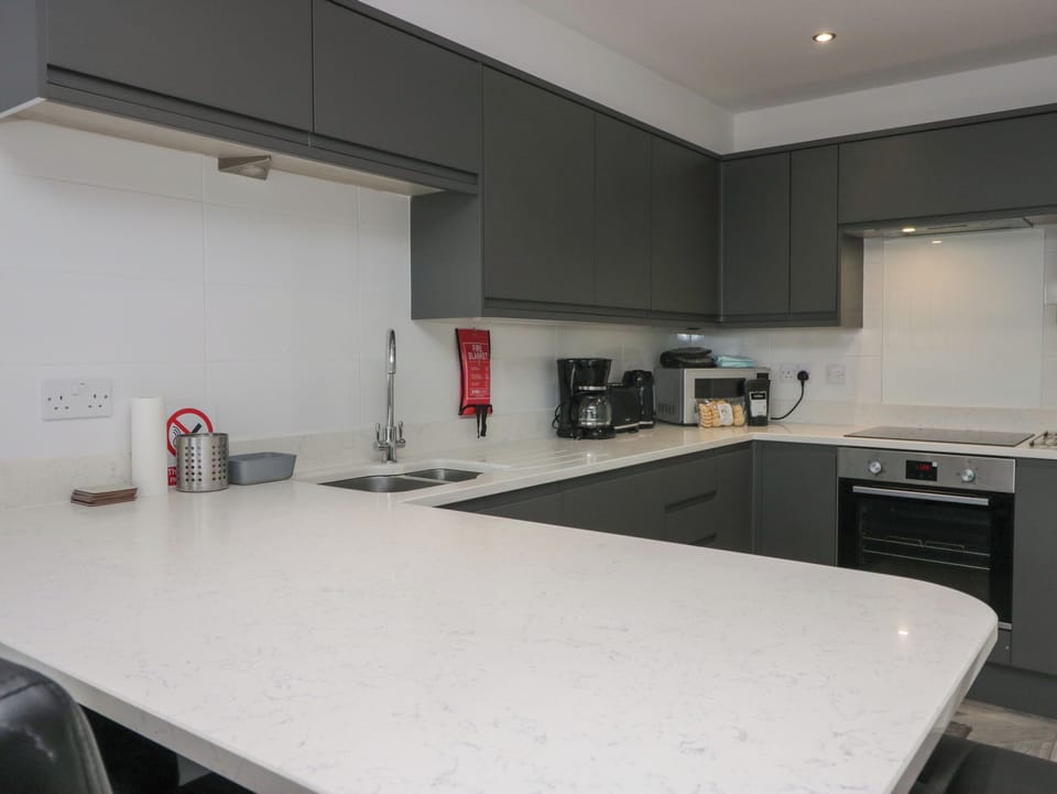 Fridge, dishwasher, electric kettle, toaster