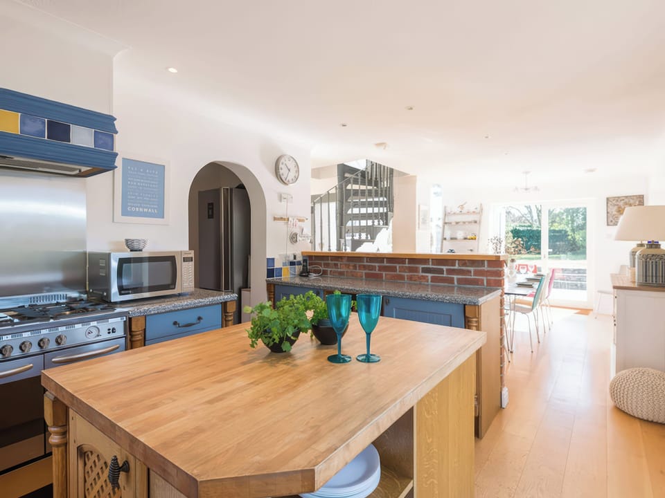 Fridge, dishwasher, electric kettle, toaster