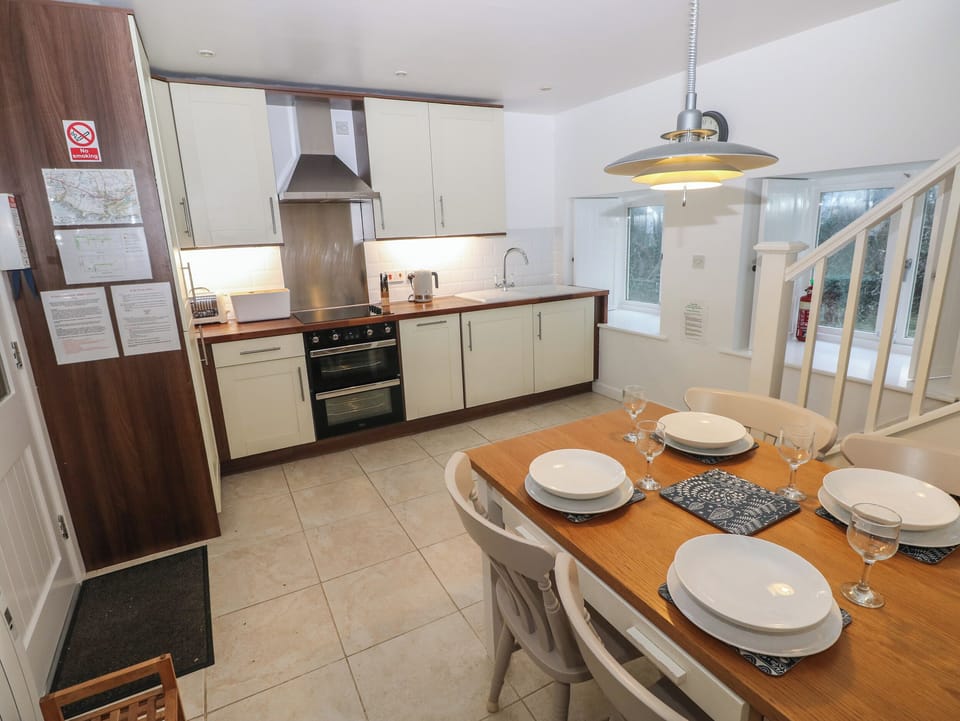 Fridge, dishwasher, electric kettle, toaster