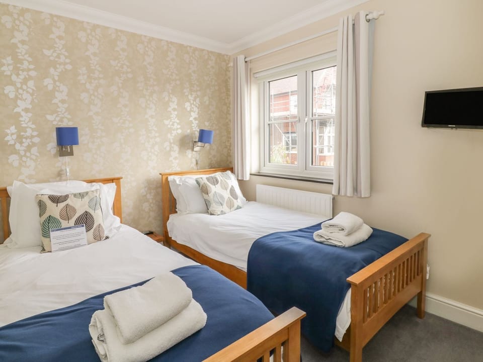 2 bedrooms, individually decorated, individually furnished, free WiFi