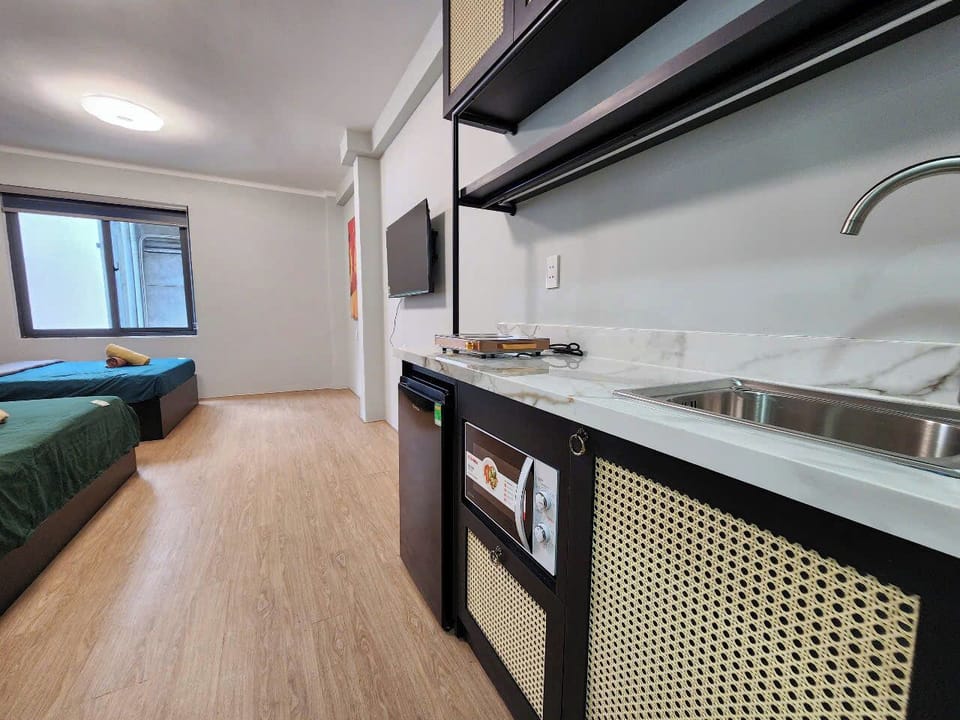 Superior Studio | Private kitchen | Mini-fridge, microwave, stovetop, rice cooker