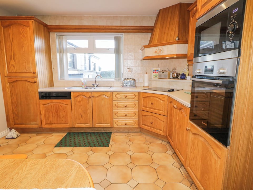 Fridge, dishwasher, electric kettle, toaster