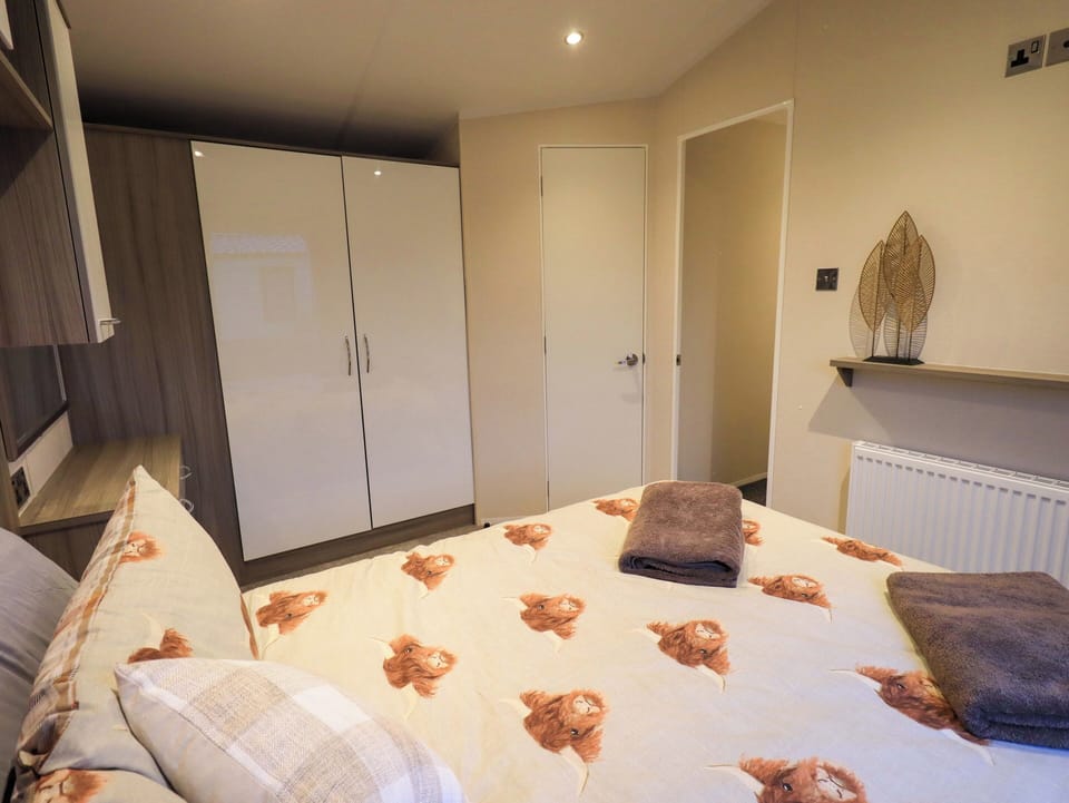 2 bedrooms, individually decorated, individually furnished, free WiFi