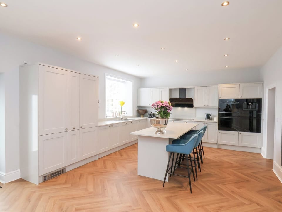 Cottage | Interior