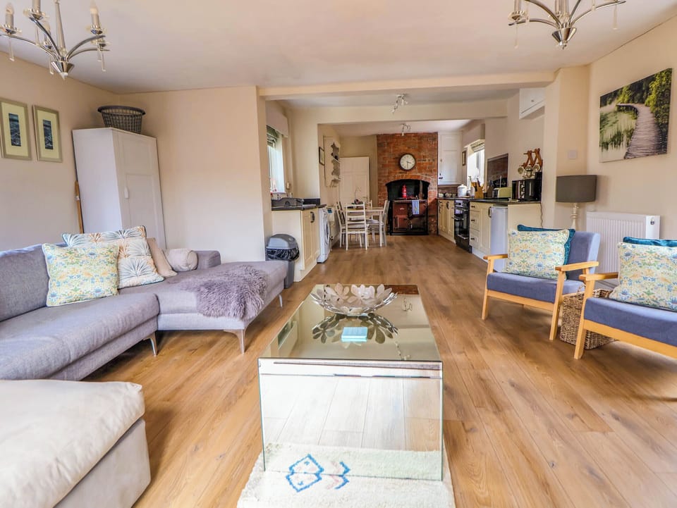 Cottage | Living area
