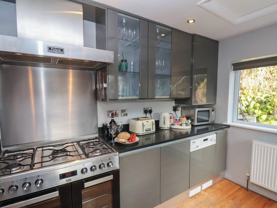 Fridge, dishwasher, electric kettle, toaster