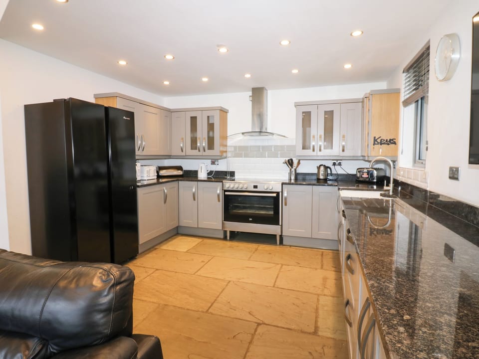 Fridge, dishwasher, electric kettle, toaster