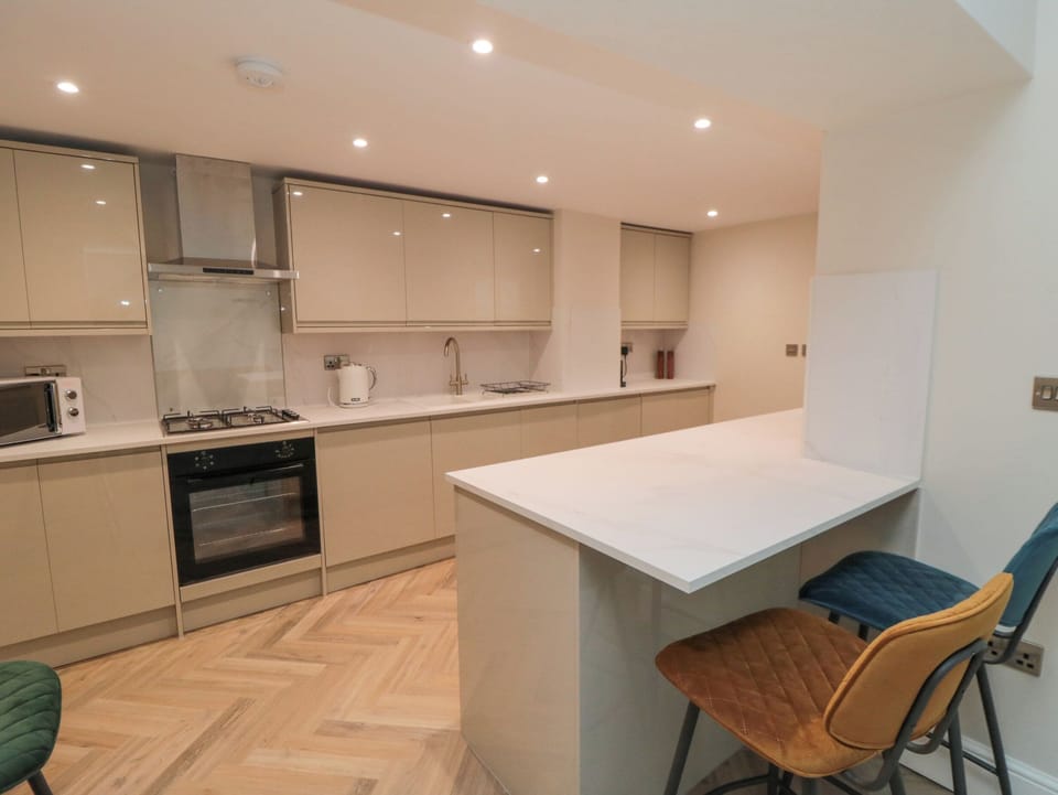 Fridge, dishwasher, electric kettle, toaster