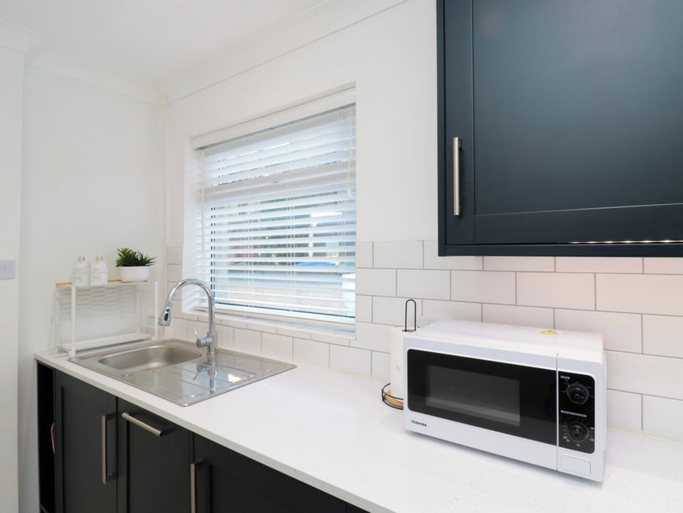 Dishwasher, cookware/dishes/utensils