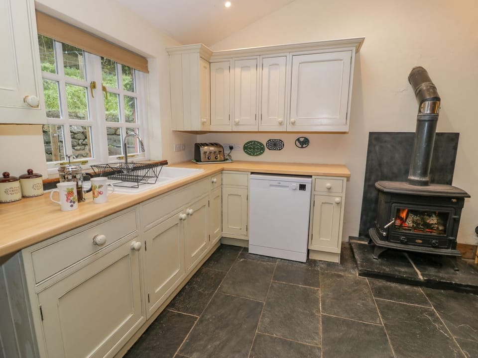 Fridge, dishwasher, electric kettle, toaster