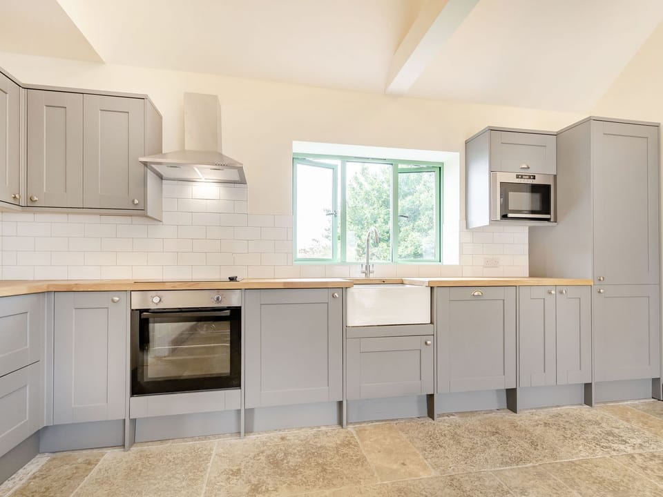 Dishwasher, cookware/dishes/utensils