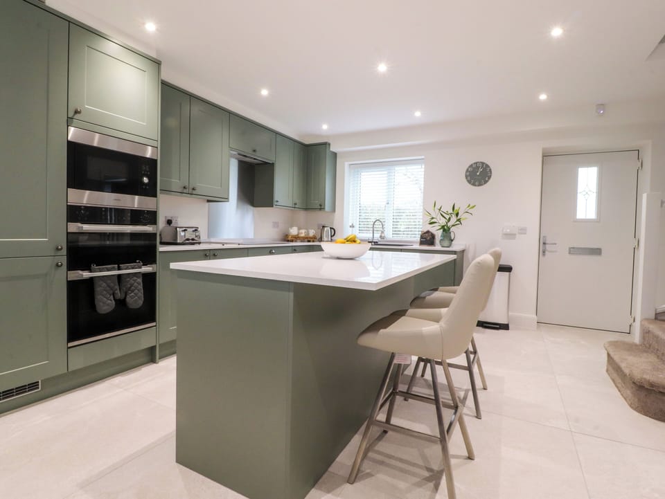 Fridge, dishwasher, electric kettle, toaster